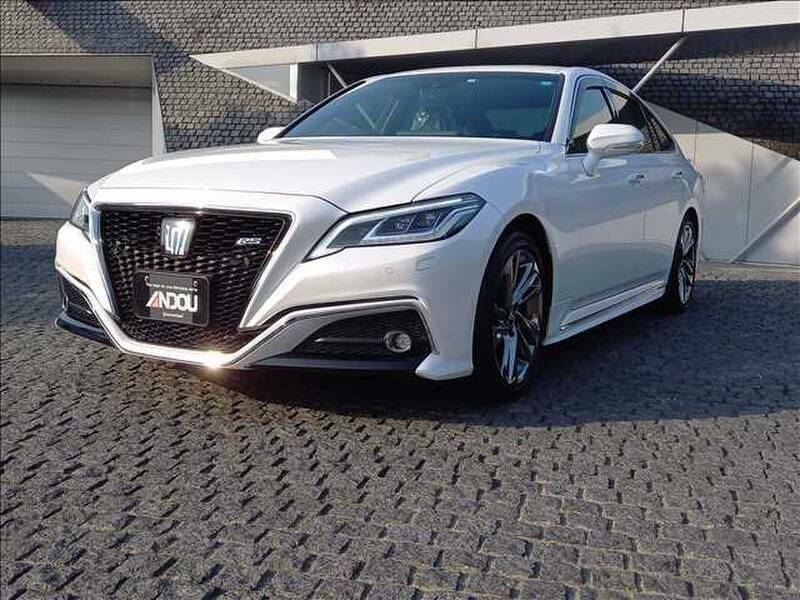 toyota crown 2018