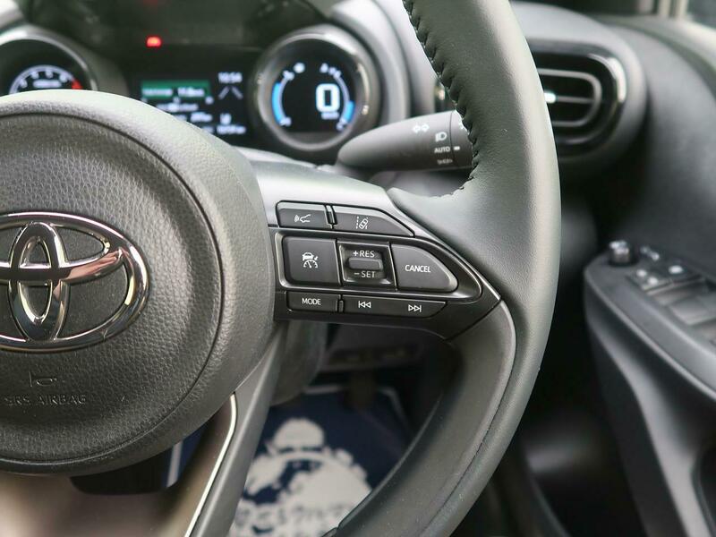YARIS-39