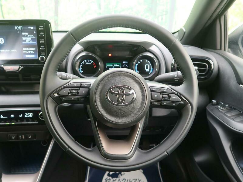 YARIS-56