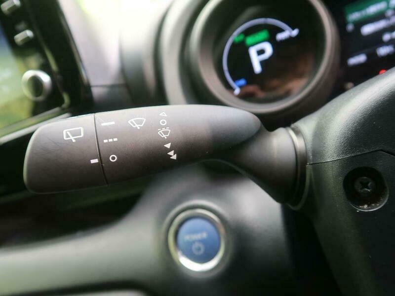 YARIS-11