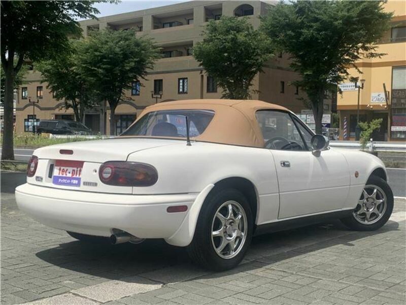 EUNOS ROADSTER