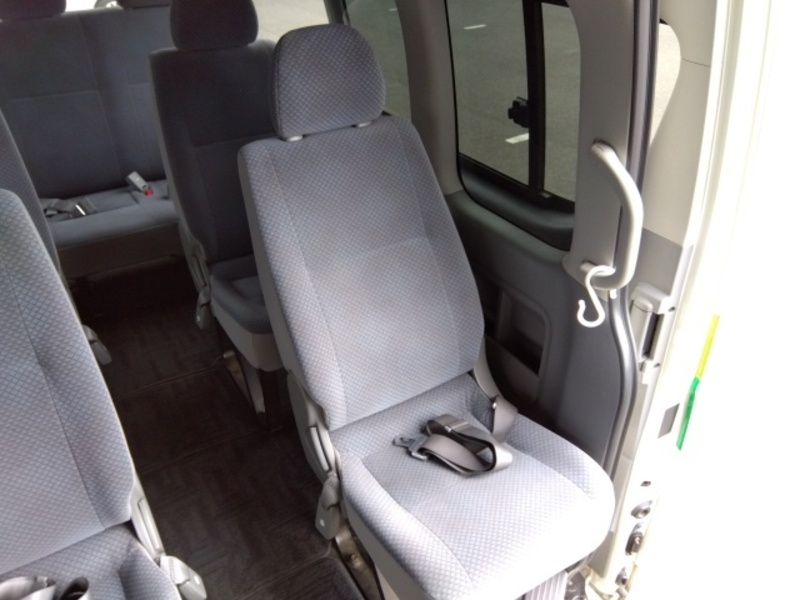 Hiace Commuter