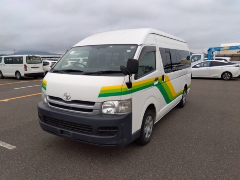 Hiace Commuter-0