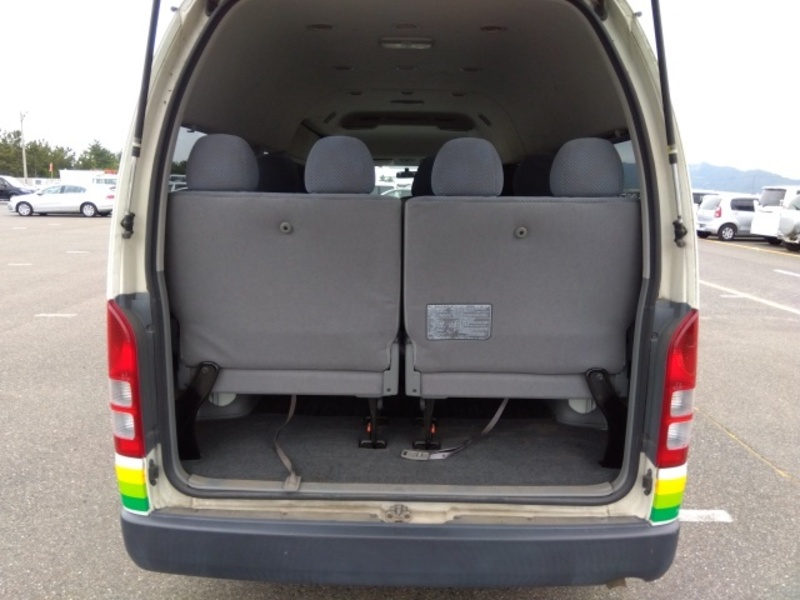 Hiace Commuter