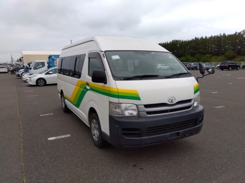 Hiace Commuter