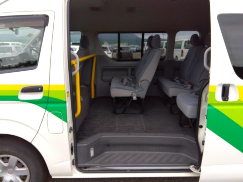Hiace Commuter