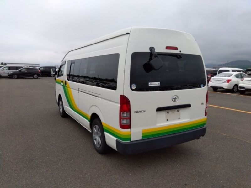 Hiace Commuter