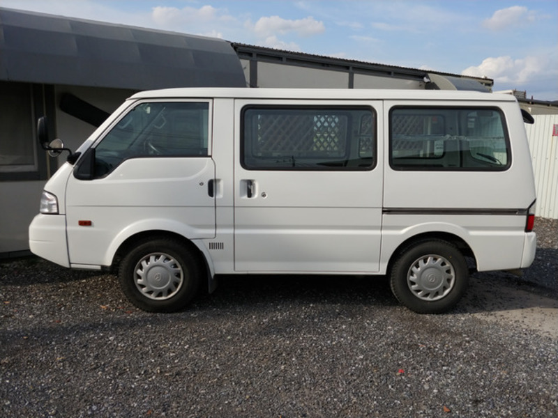 BONGO VAN-5