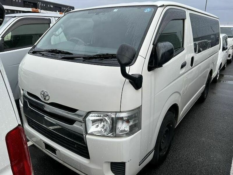 Used 2015 TOYOTA HIACE VAN TRH200V SBI Motor Japan