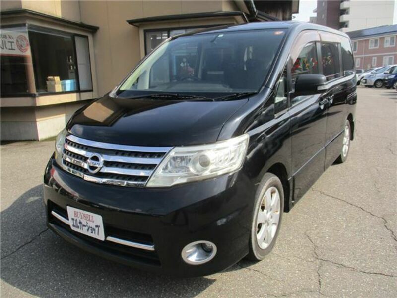 NISSAN　SERENA