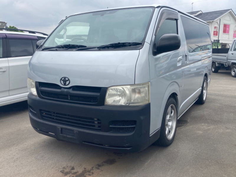 TOYOTA　HIACE VAN