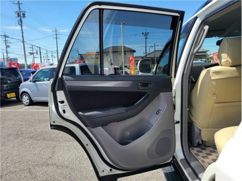 HILUX SURF