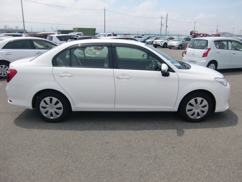 COROLLA AXIO