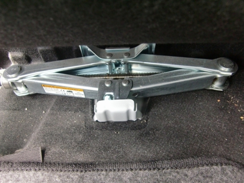 COROLLA AXIO