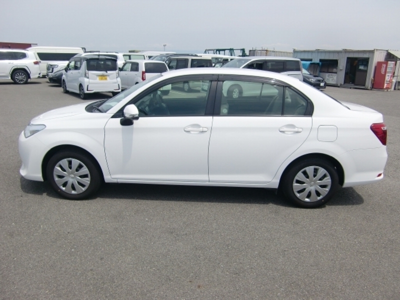 COROLLA AXIO