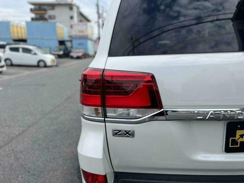 LAND CRUISER