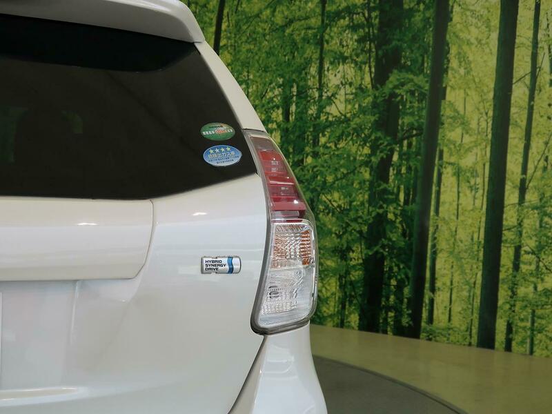 PRIUS ALPHA