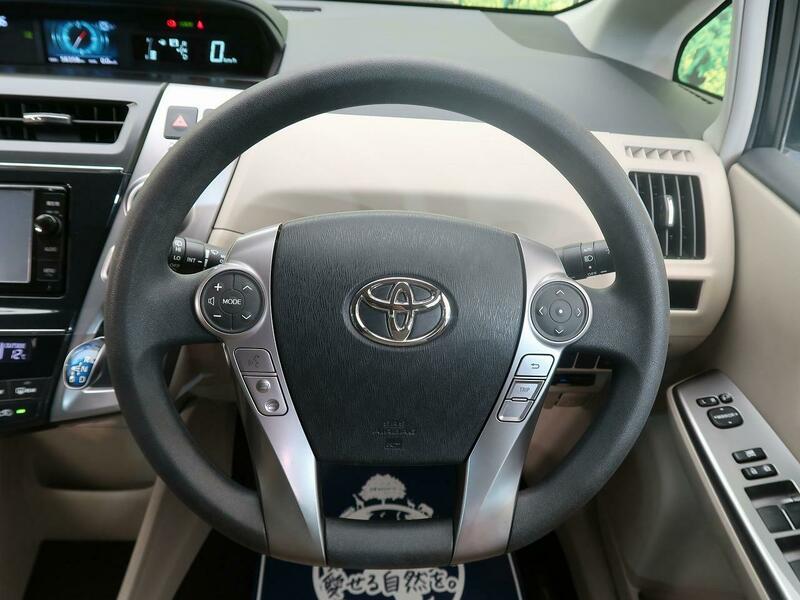 PRIUS ALPHA