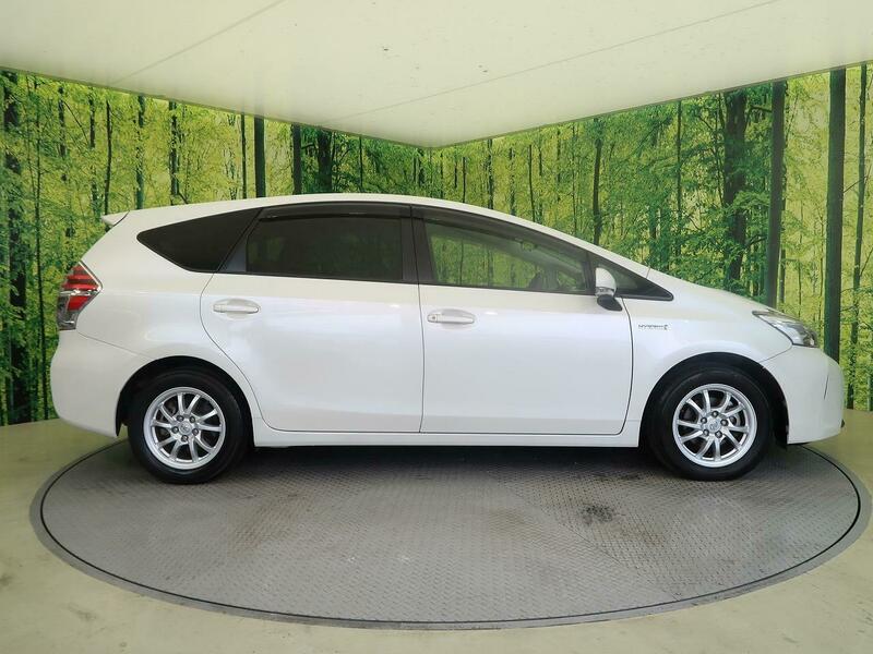 PRIUS ALPHA