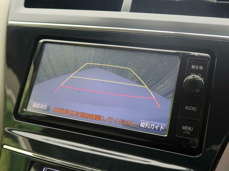 PRIUS ALPHA