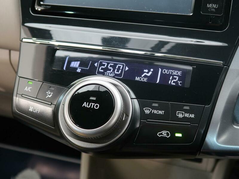 PRIUS ALPHA