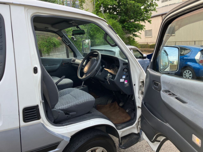 HIACE VAN-14