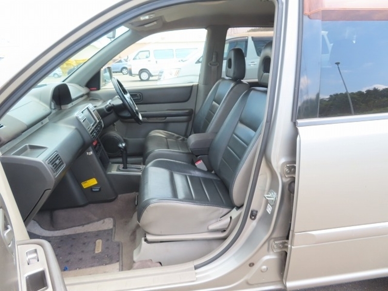 X-TRAIL