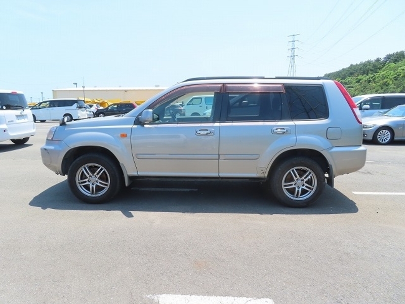 X-TRAIL