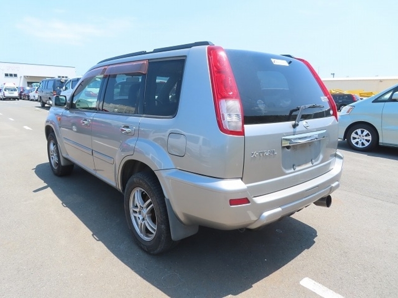 X-TRAIL