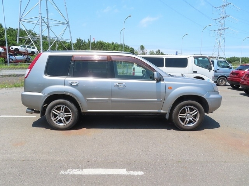 X-TRAIL
