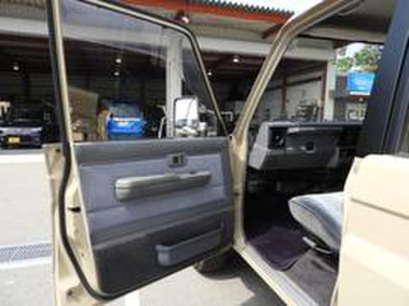 LAND CRUISER PRADO-15