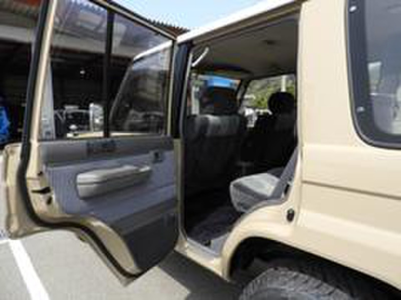 LAND CRUISER PRADO-16