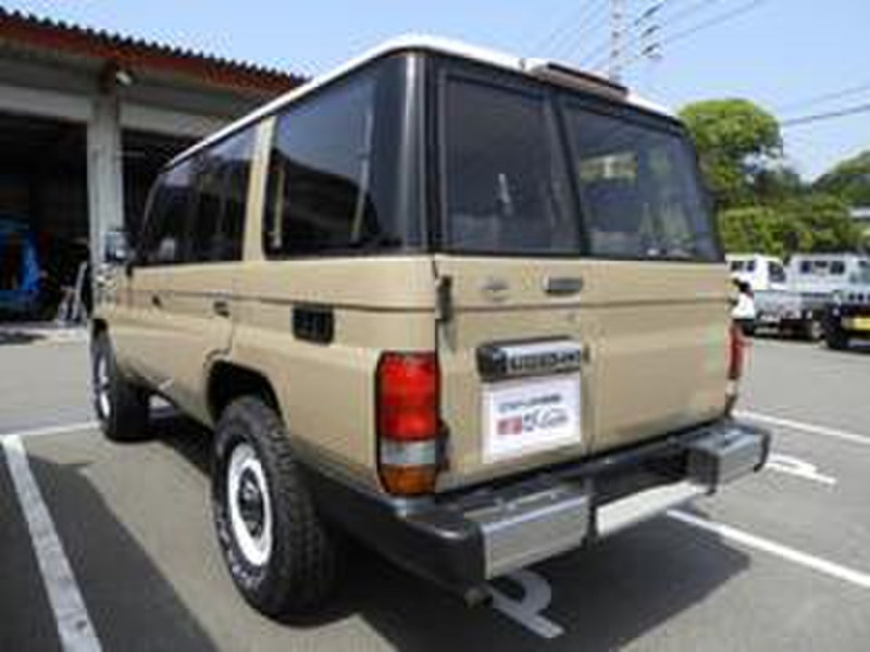 LAND CRUISER PRADO-1