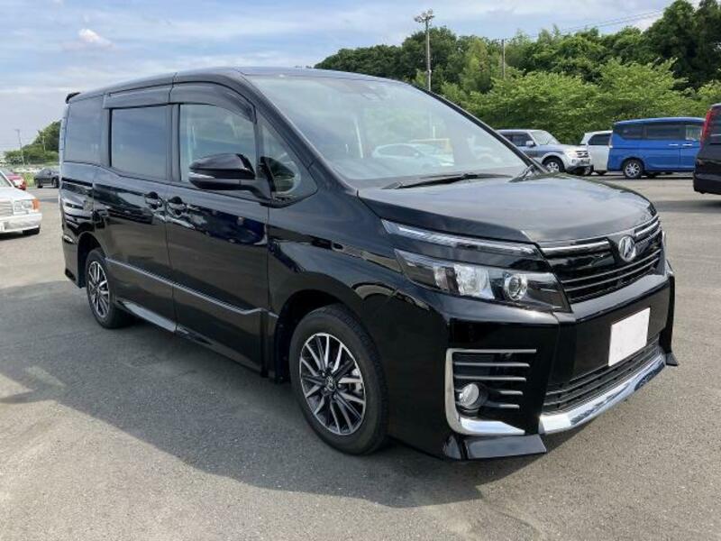 Used 2017 TOYOTA VOXY DBA-ZRR85W | SBI Motor Japan