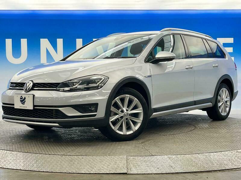 GOLF ALLTRACK-0