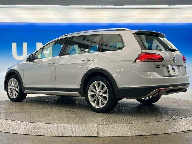 GOLF ALLTRACK