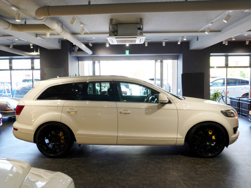 Q7