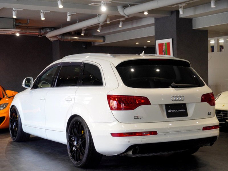 Q7