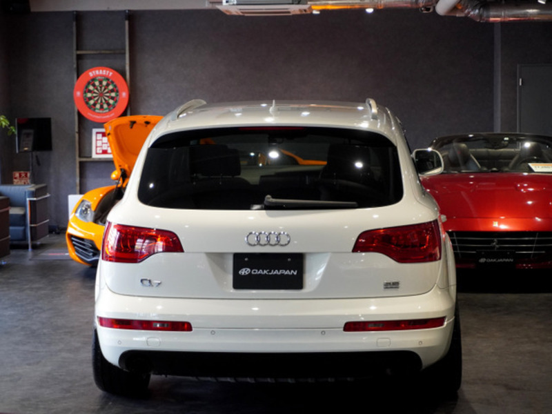 Q7