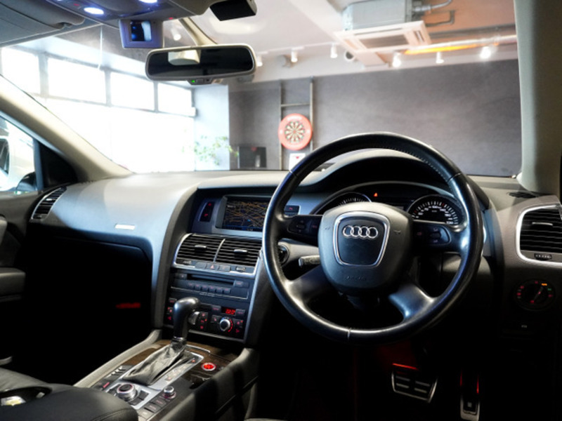 Q7
