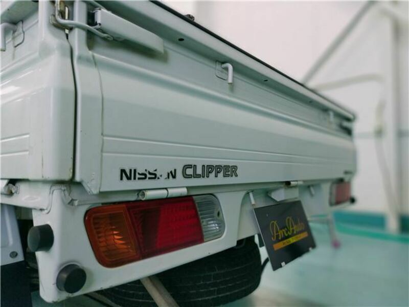 CLIPPER TRUCK