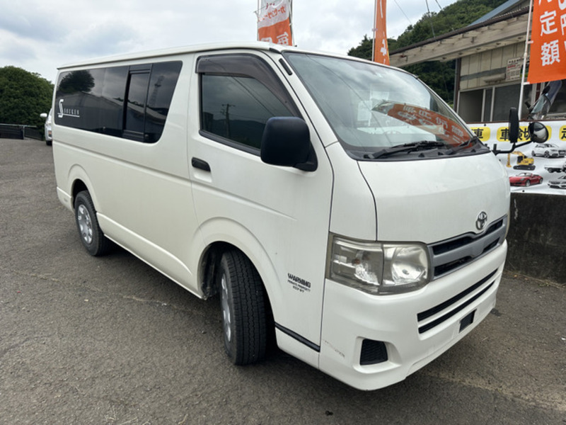 TOYOTA　HIACE VAN