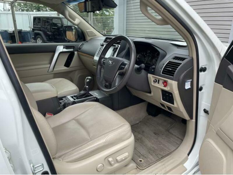 LAND CRUISER PRADO-12