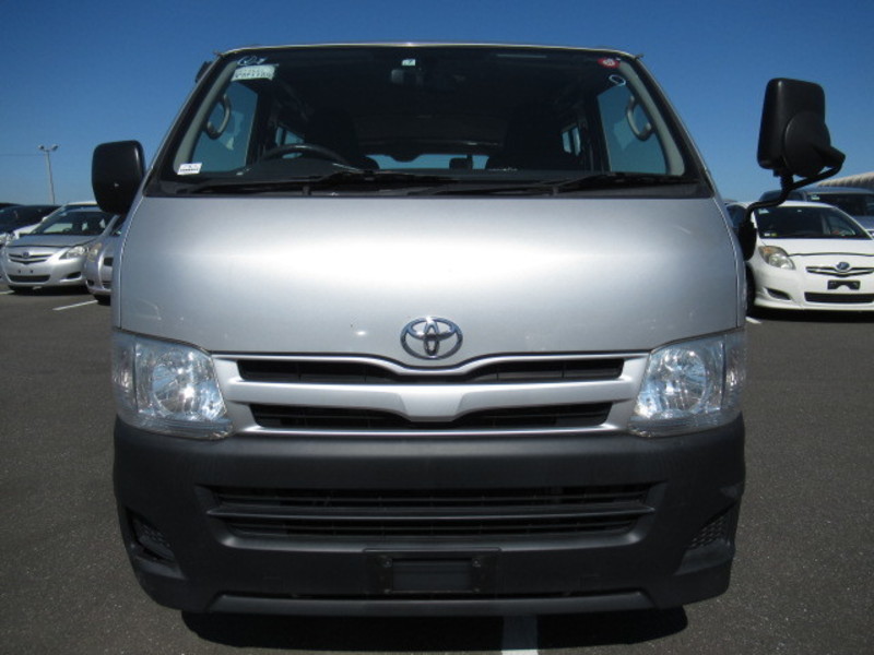 HIACE VAN