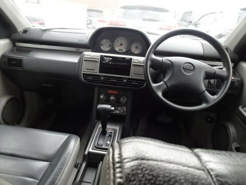 X-TRAIL