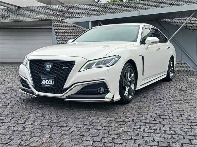 Toyota crown azsh20