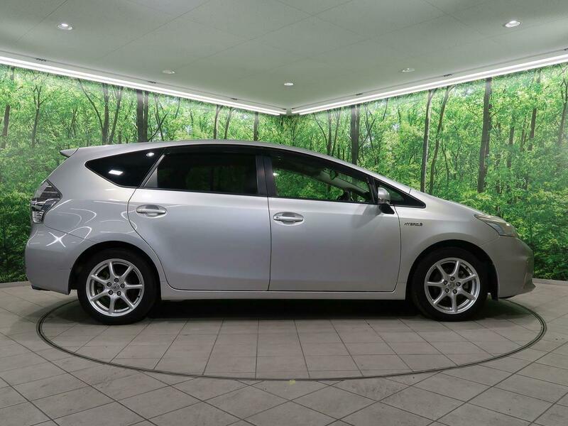 PRIUS ALPHA