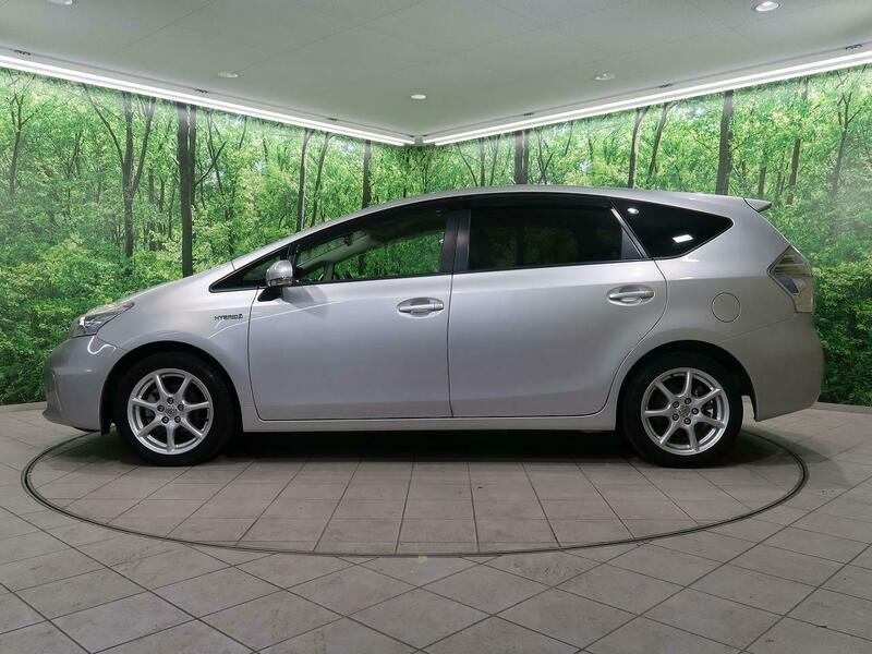 PRIUS ALPHA