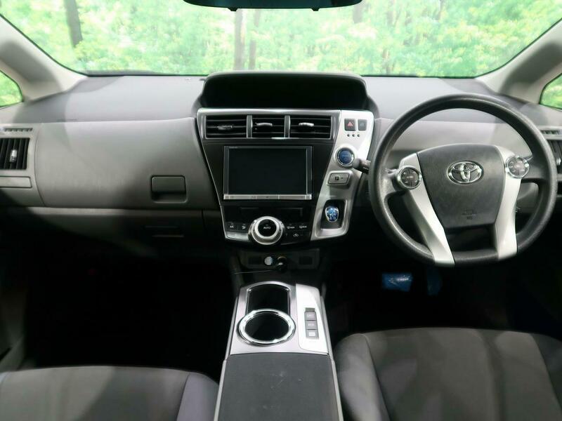 PRIUS ALPHA
