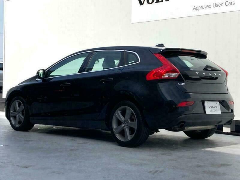 V40